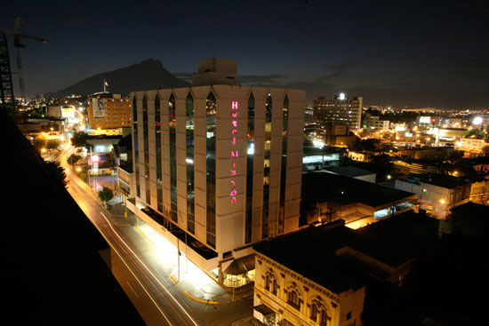 Mision Monterrey Centro Historico Hotel Eksteriør billede